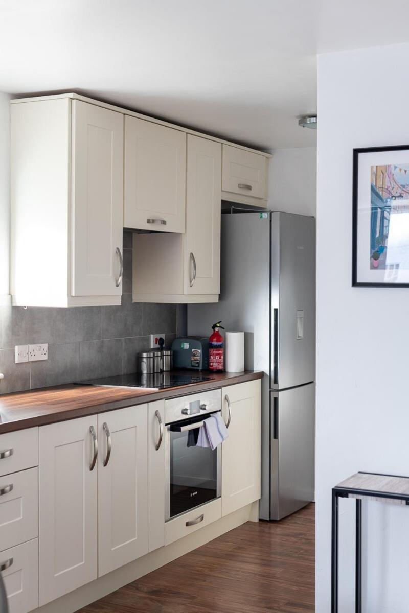 City Center,2 Bedroom Apartment With Parking CBG Екстериор снимка
