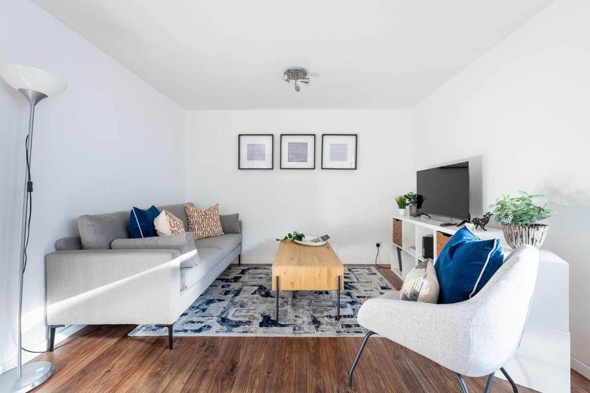 City Center,2 Bedroom Apartment With Parking CBG Екстериор снимка