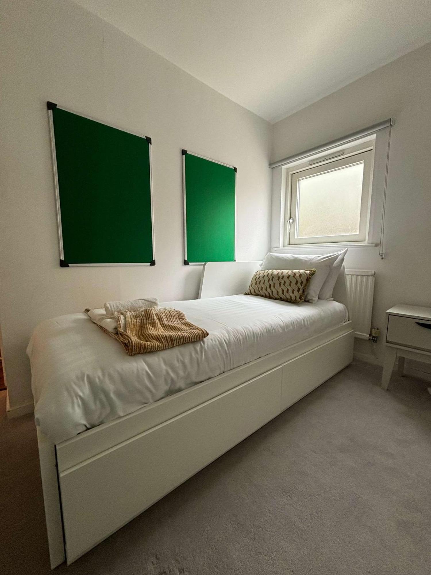 City Center,2 Bedroom Apartment With Parking CBG Екстериор снимка